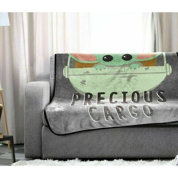 Disney Star Wars Baby Yoda Plush Throw 46" x 60" Mandalorian Precious Cargo NWT - Picture 2 of 10